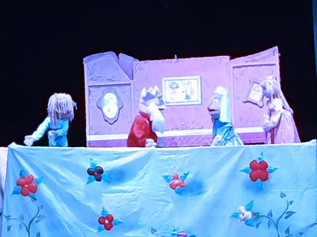 “SEHRLI OLMA” spektakli namoyish etildi.