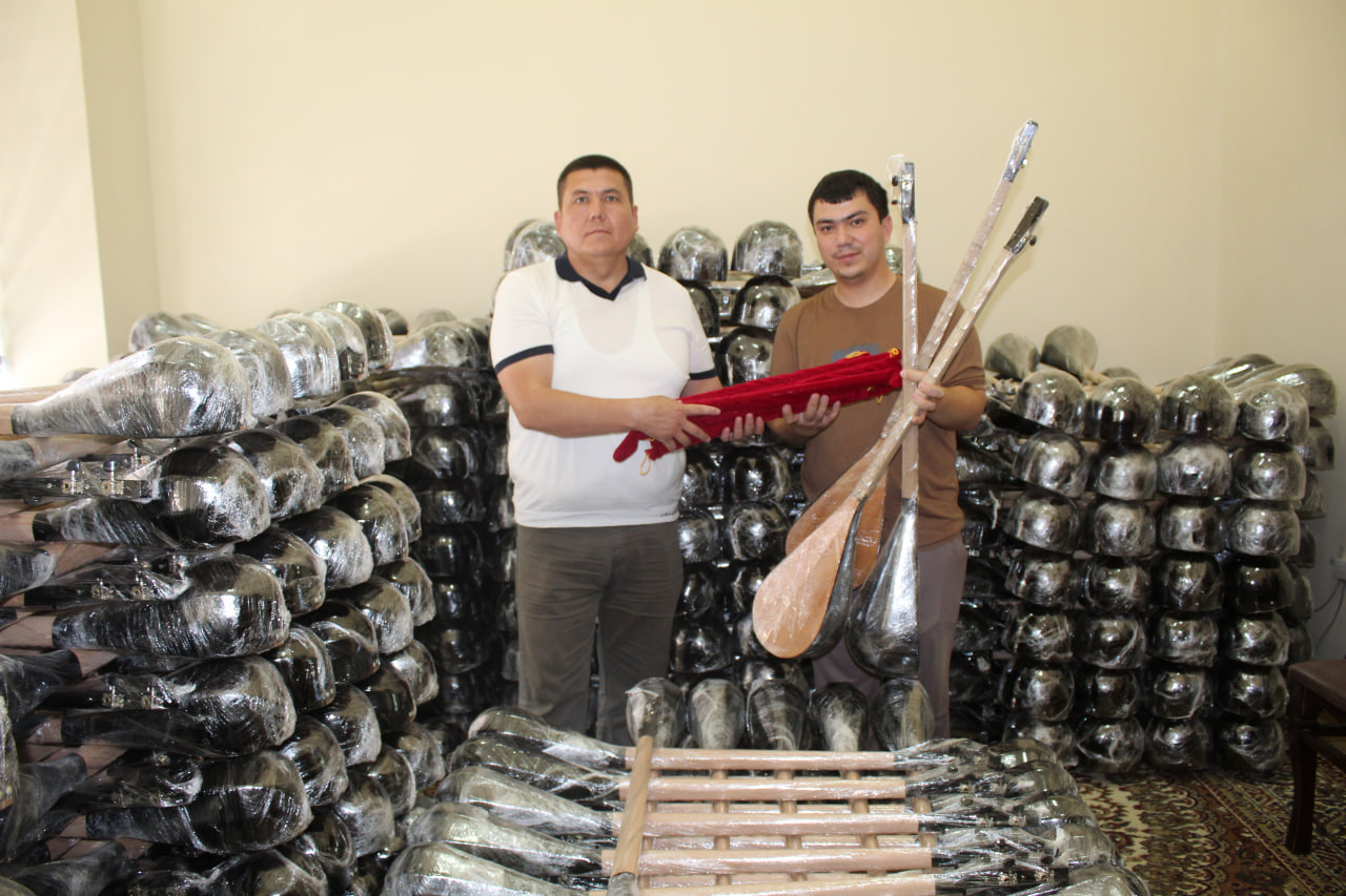 Madaniyat muassasalari milliy musiqa cholg'ulari bilan ta'minlanmoqda