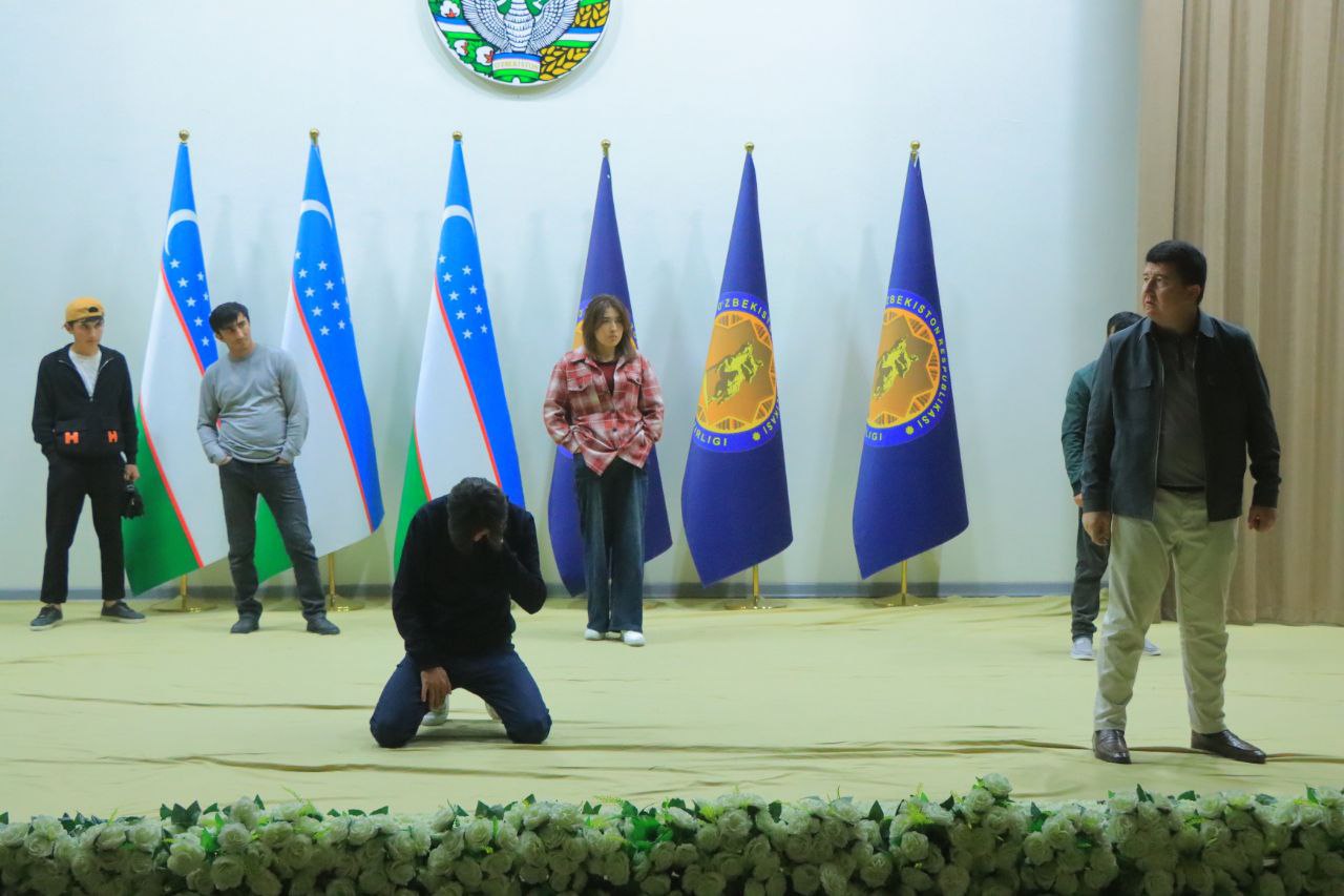 Olmachi MFY hududidagi harbiy qismda "To‘da" spektakli namoyish etildi.
