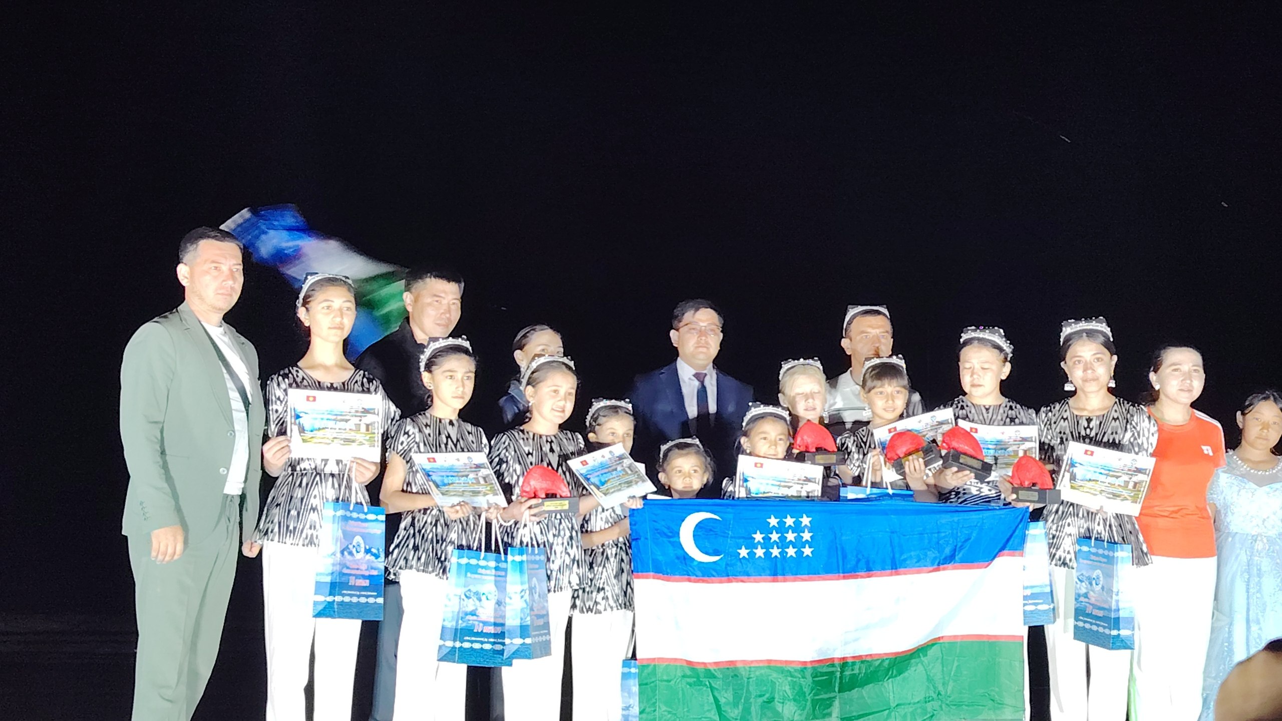 “Жети-огуздо Аймак ышкыбоздору-2026” xalqaro festivalida Sharof Rashidov tumani 8-son bolalar musiqa va san’at maktabi jamoasi munosib ishtirok etmoqda.